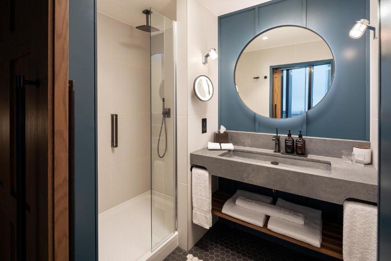 The Gantry London Curio Collection By Hilton Hotel Exterior foto