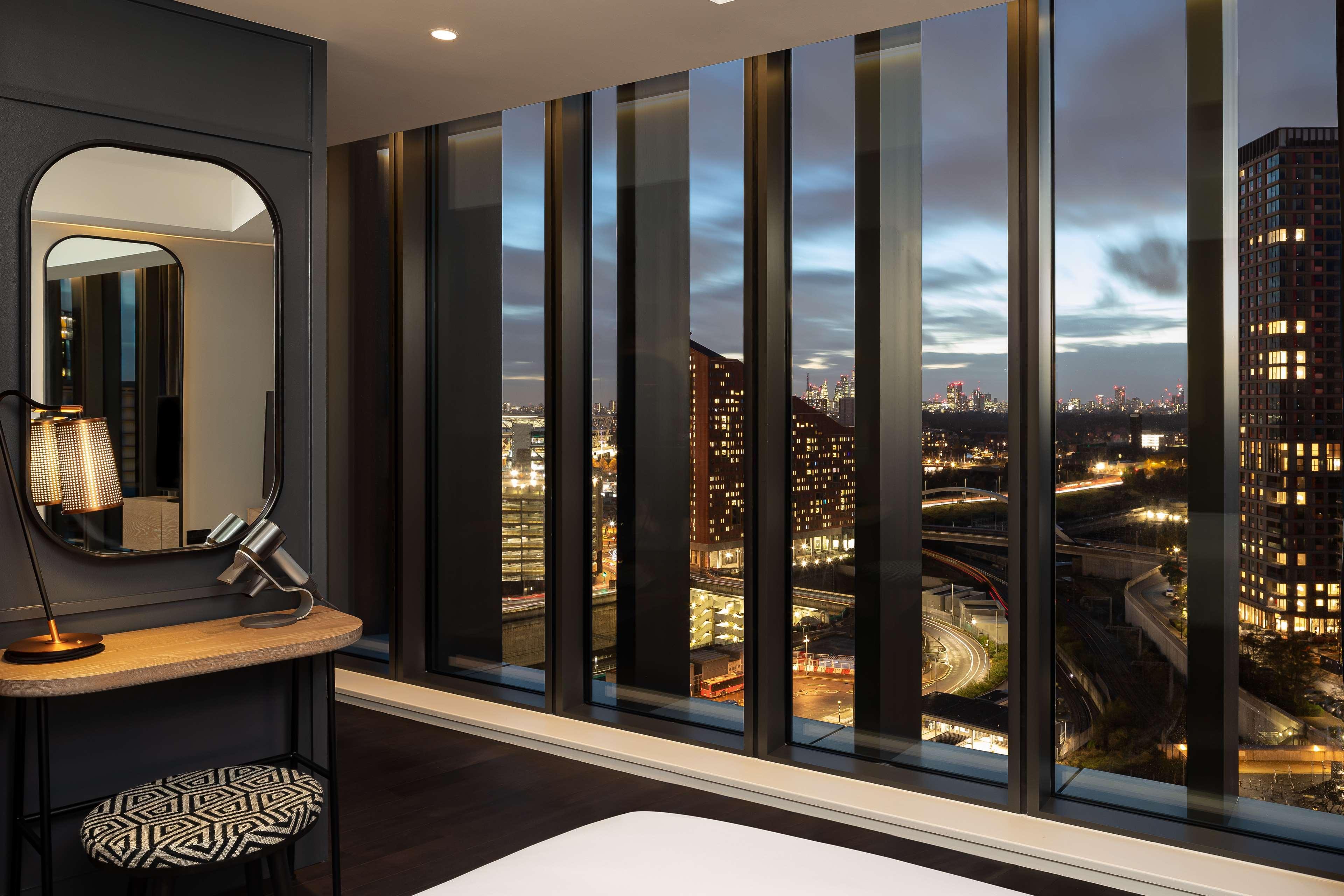 The Gantry London Curio Collection By Hilton Hotel Exterior foto