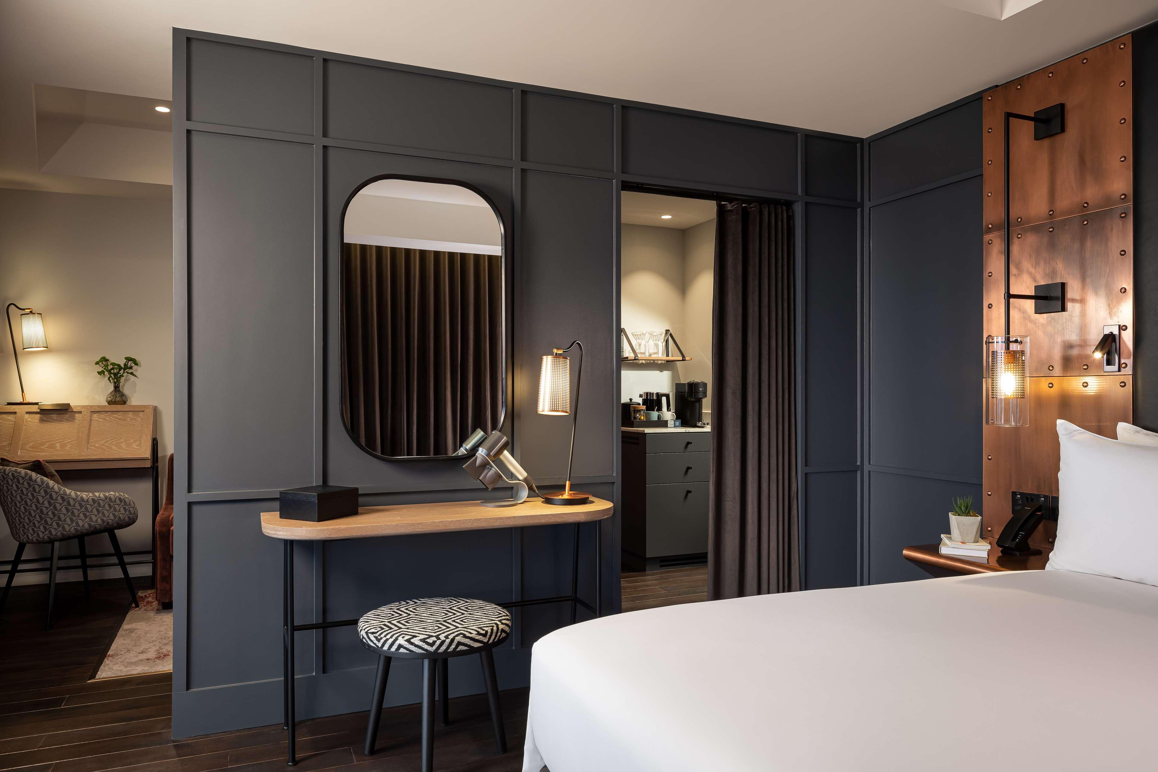 The Gantry London Curio Collection By Hilton Hotel Exterior foto